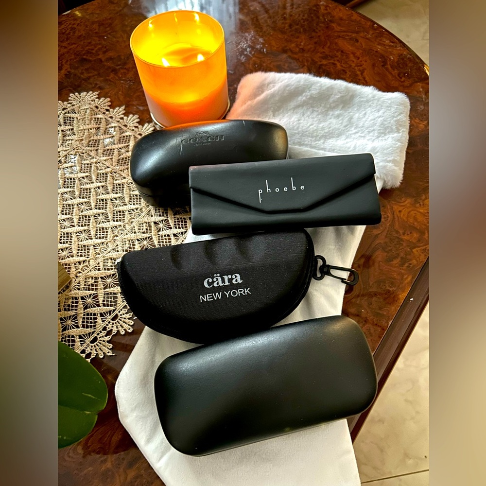 Bundle of 4 sunglasses case